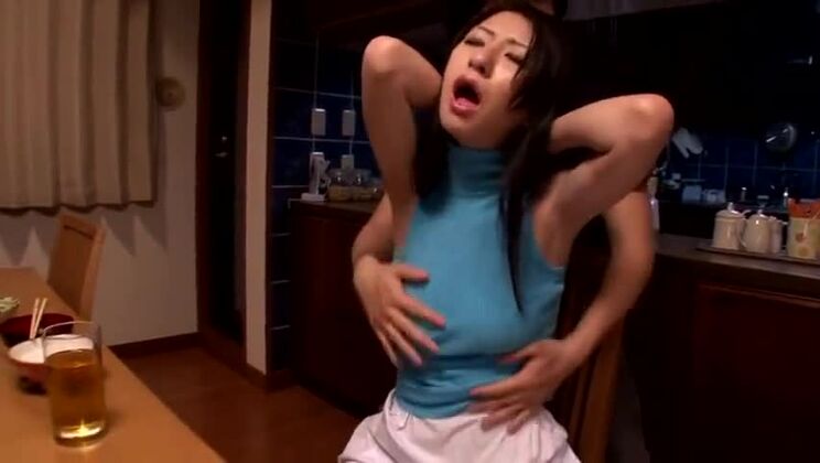 眩しいほど美しい東洋のママ、本庄瞳