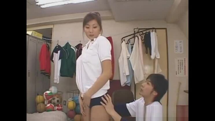 ユマと学校でセックスしよう