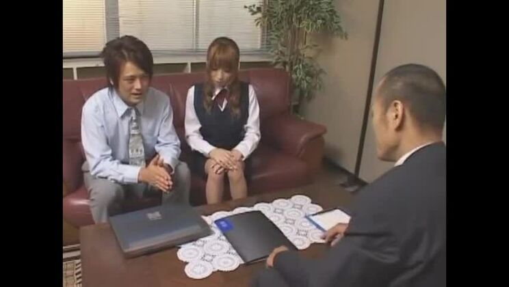 最もホットな日本人女性 木崎咲 素晴らしいクーガー JAV ビデオ