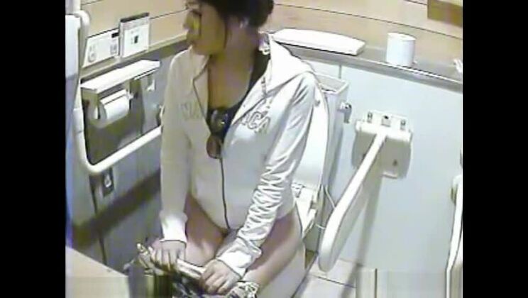 サーキットの女子トイレ