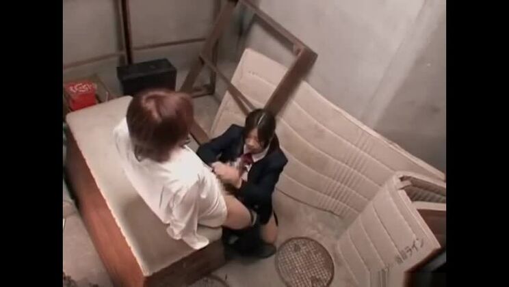 女子高生のフェラチオサービスと口内射精