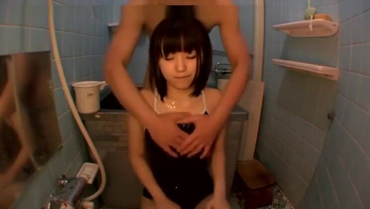 新作「小乳JAV」動画に登場する、最も狂った日本人娼婦、必見