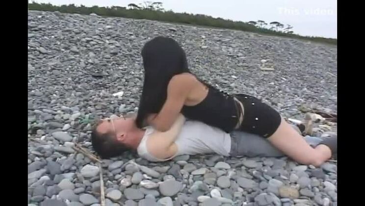 日本の筋肉系女子への崇拝