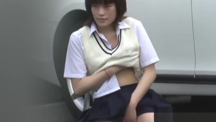 日本のティーンがマンコを舐められる