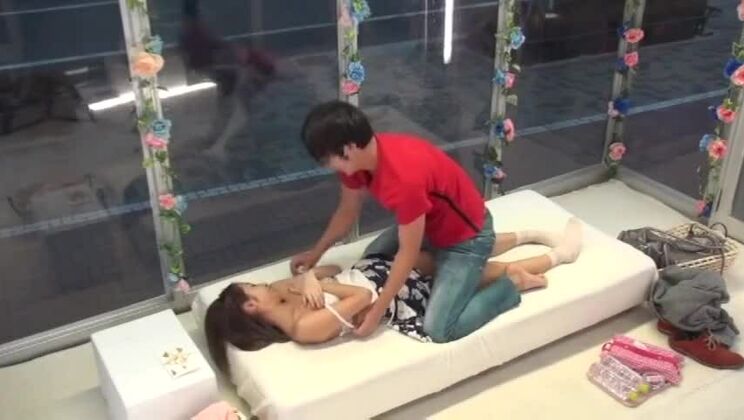 無修正のエロJAV映画に登場する素晴らしい日本人娼婦