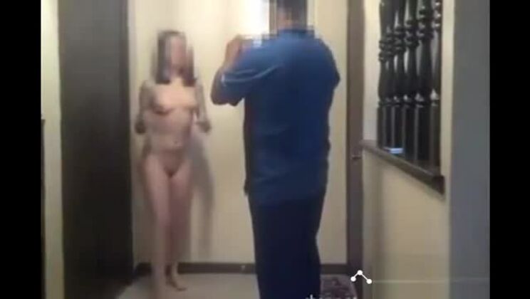 デリバリースペシャル：ソーセージ追加のピザ！