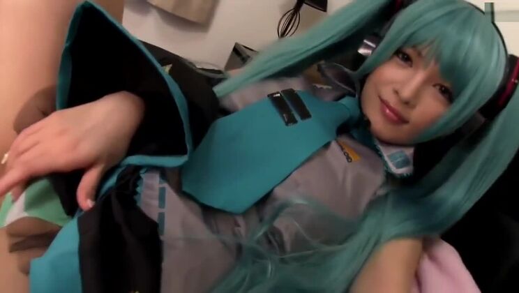 可愛い初音ミク 日本人コスプレイヤー 39