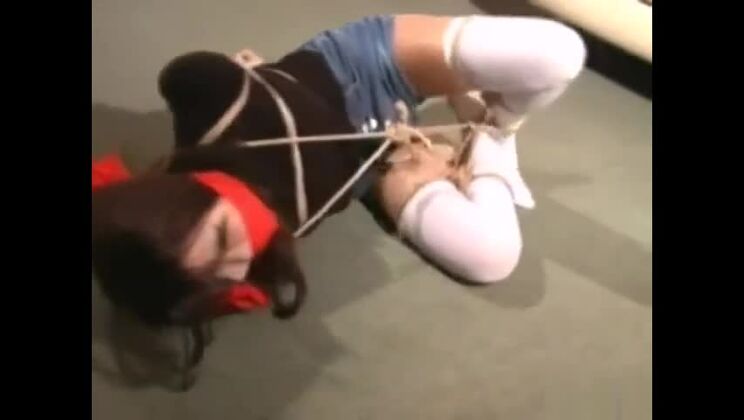 迷える日本人女性がボンデージに