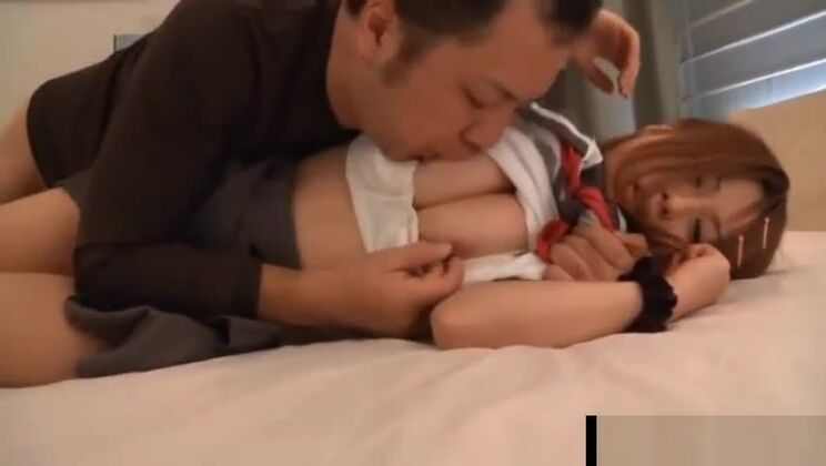 アジア人女子大生のお尻を舐められる