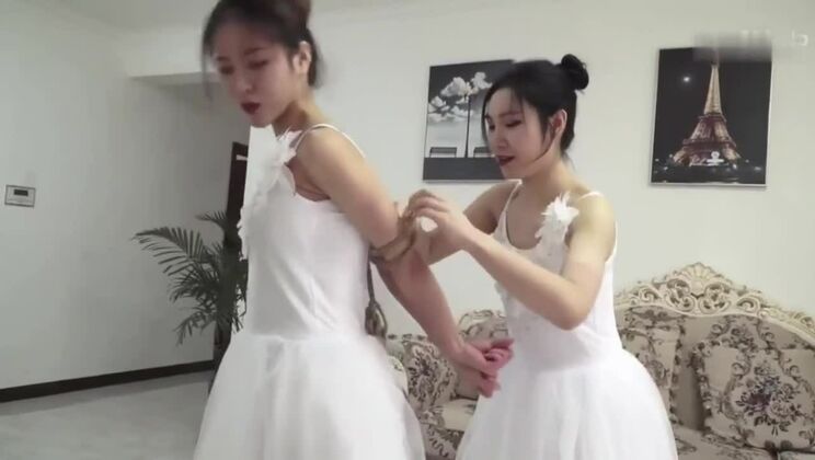 中国人ダンサーの調教ボンデージ