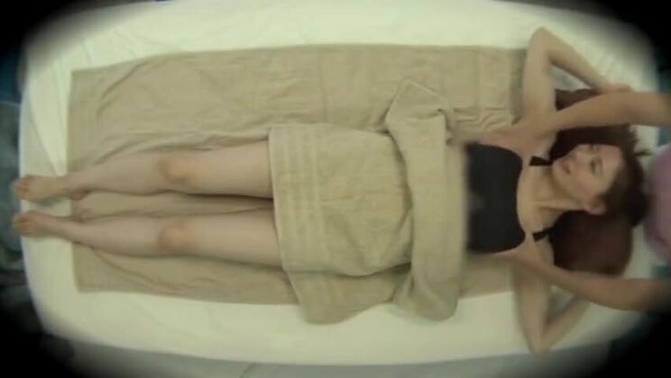 ファンタスティックなJAV映画で、無修正の日本人娼婦を見る