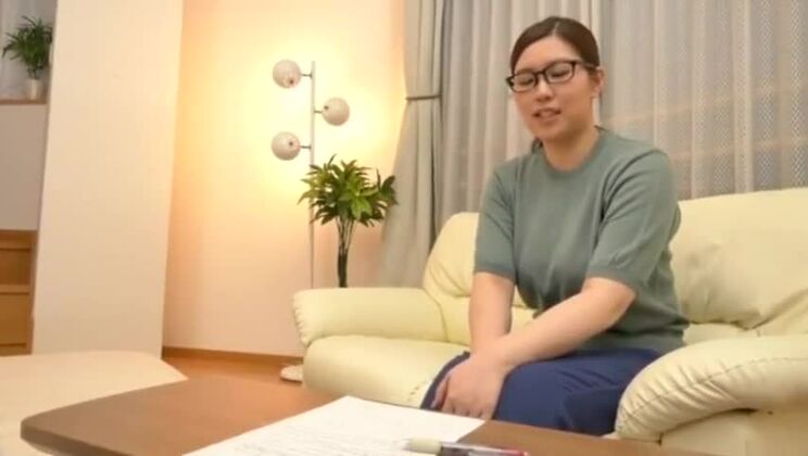 エキゾチックなフェチJAV映画に登場する最高の日本人娘、それは驚くべきもの