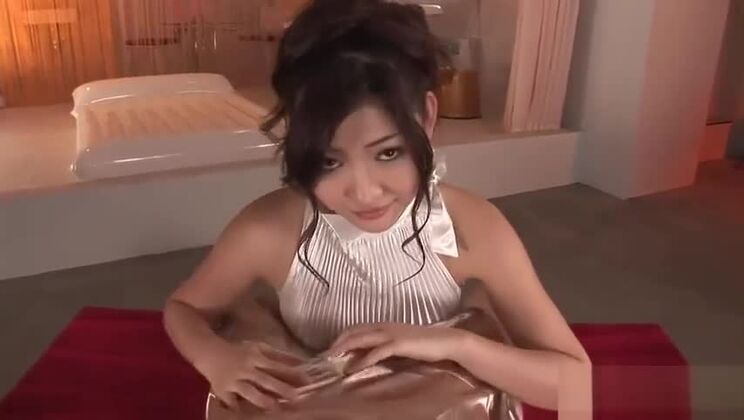 日本人熟女がチンポに快楽のフェラチオ